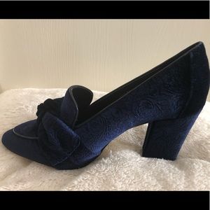 Bella Vita Blue Velvet Shoes